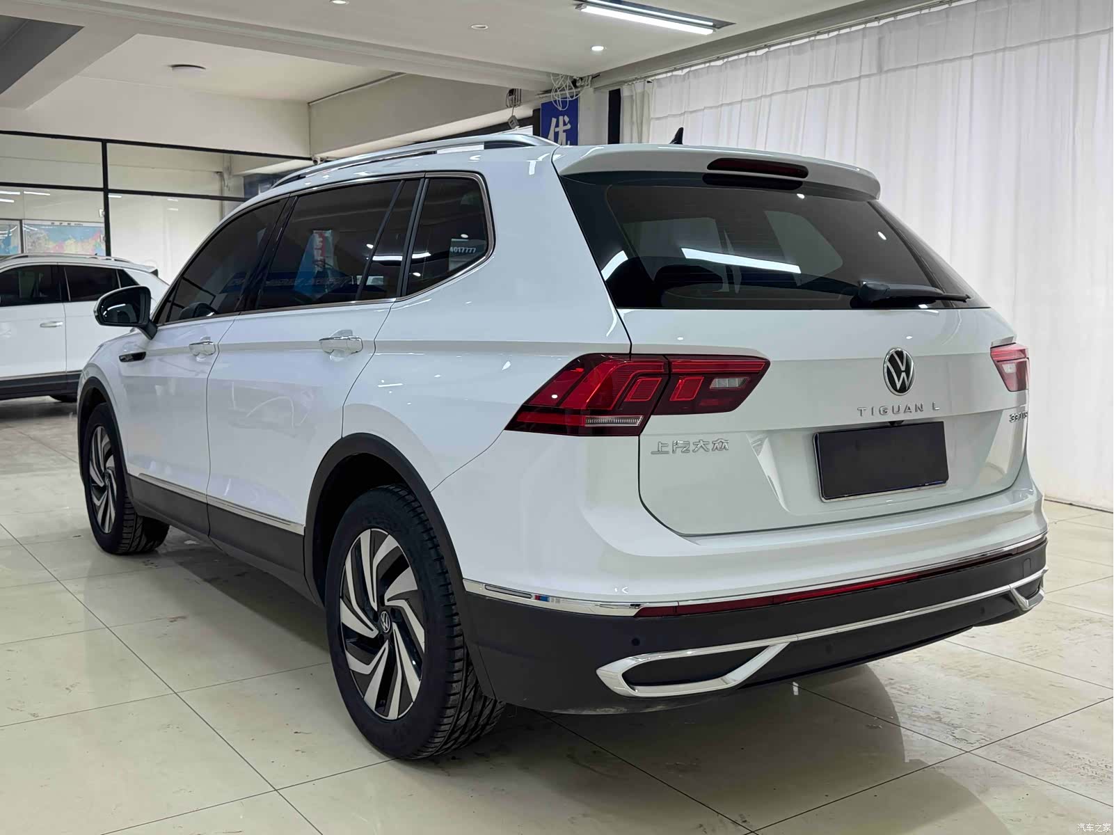 Volkswagen Tiguan L, 2023 4