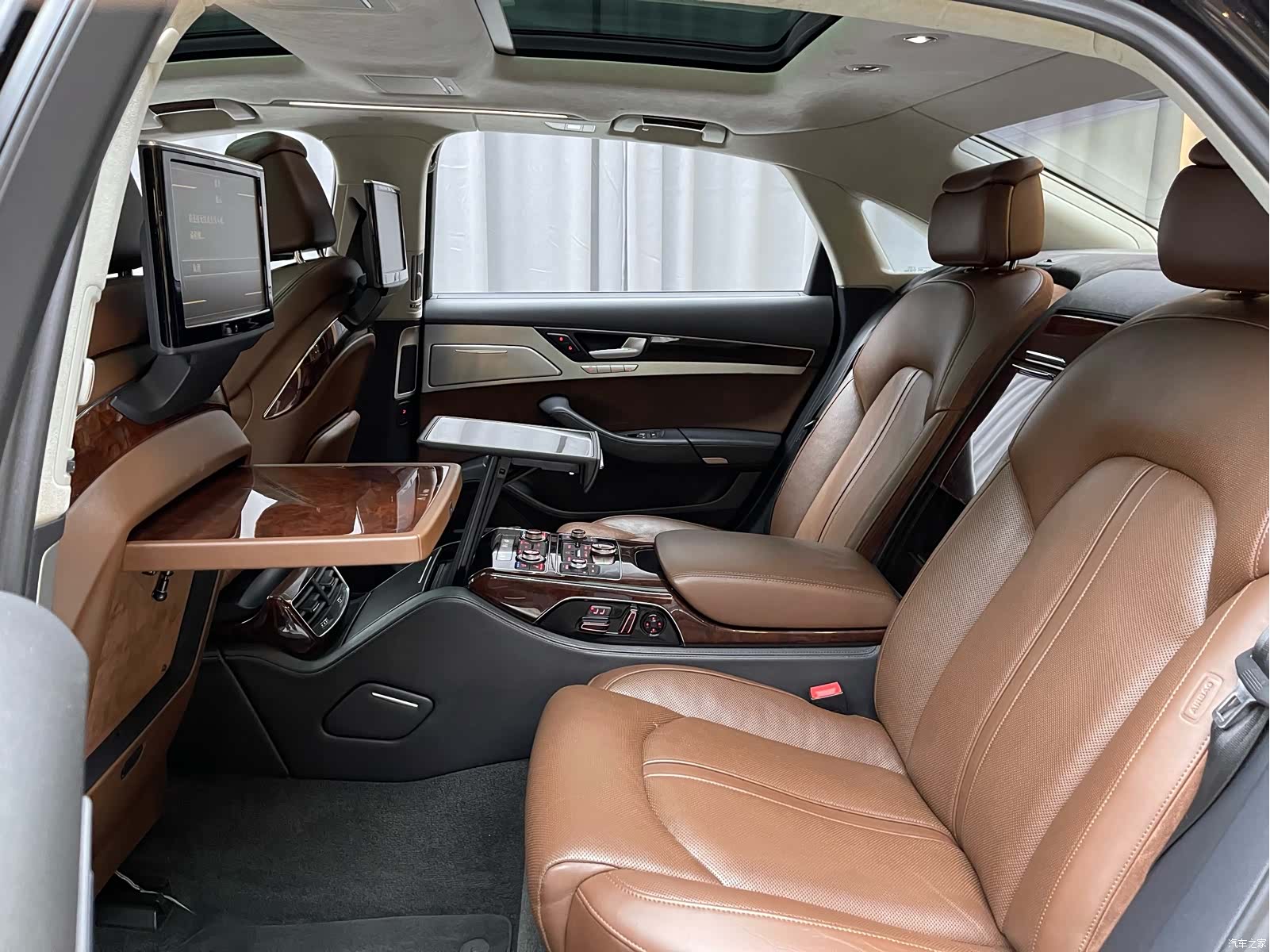 Audi A8L, 2012 7