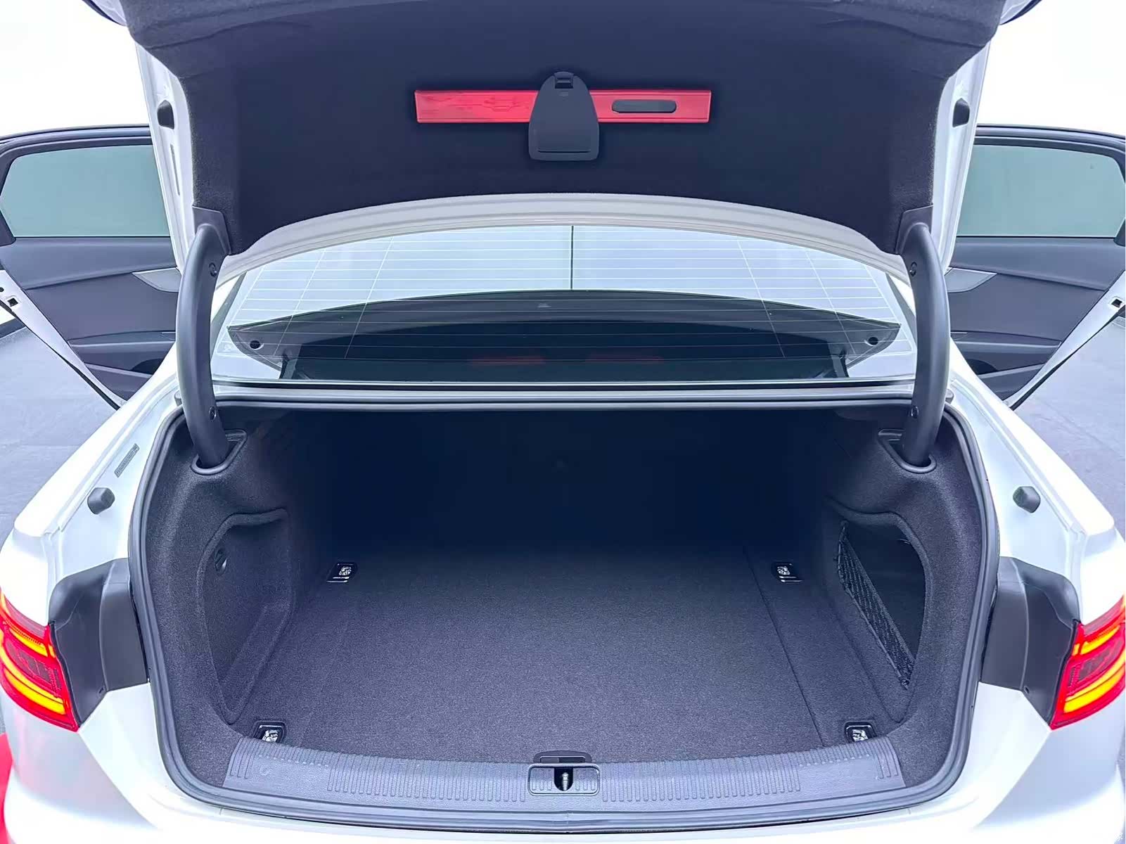 Audi A4L, 2018 17