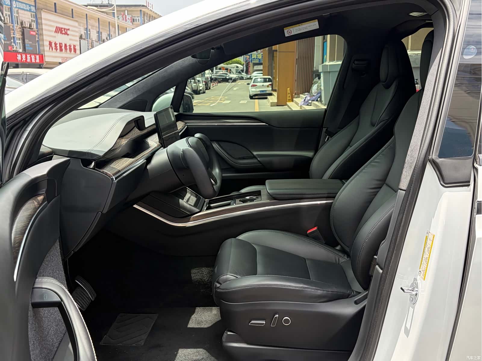Tesla Model X, 2023 19