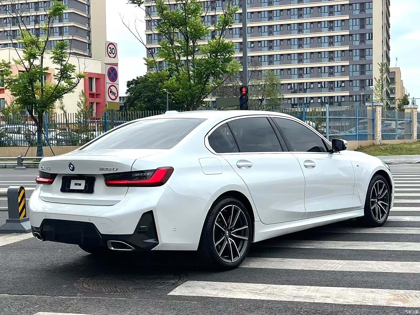 BMW 3 Series, 2024 7