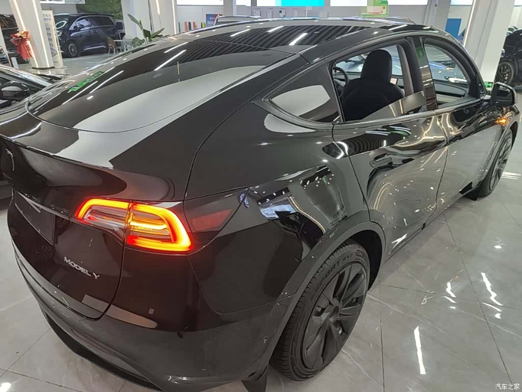 Tesla Model Y, 2022 7