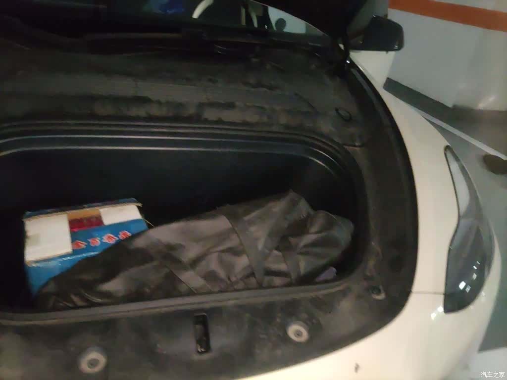 Tesla Model Y, 2023 22