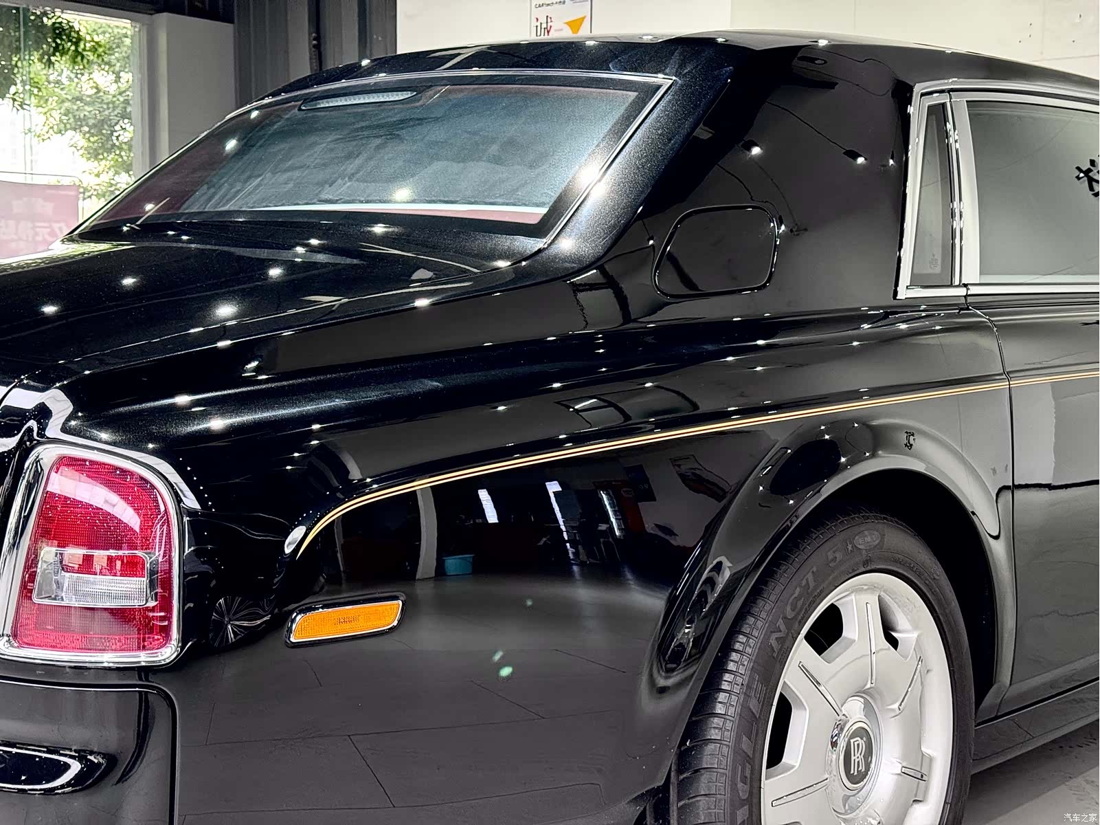 Rolls-Royce Phantom, 2011 18