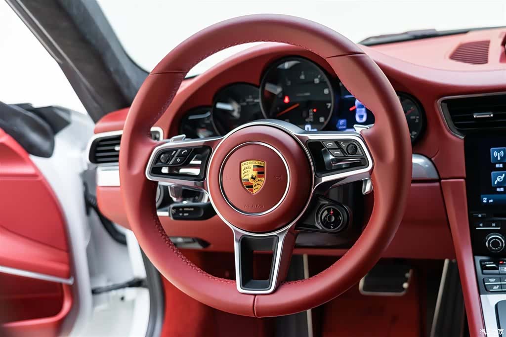 Porsche 911, 2018 13