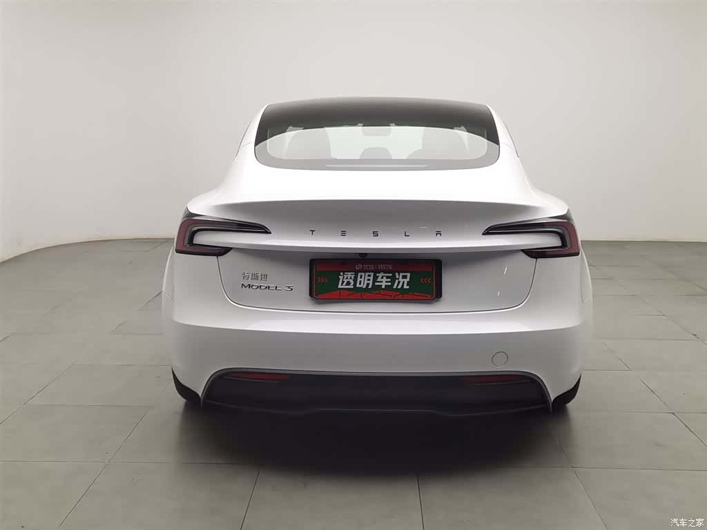 Tesla Model 3, 2025 4