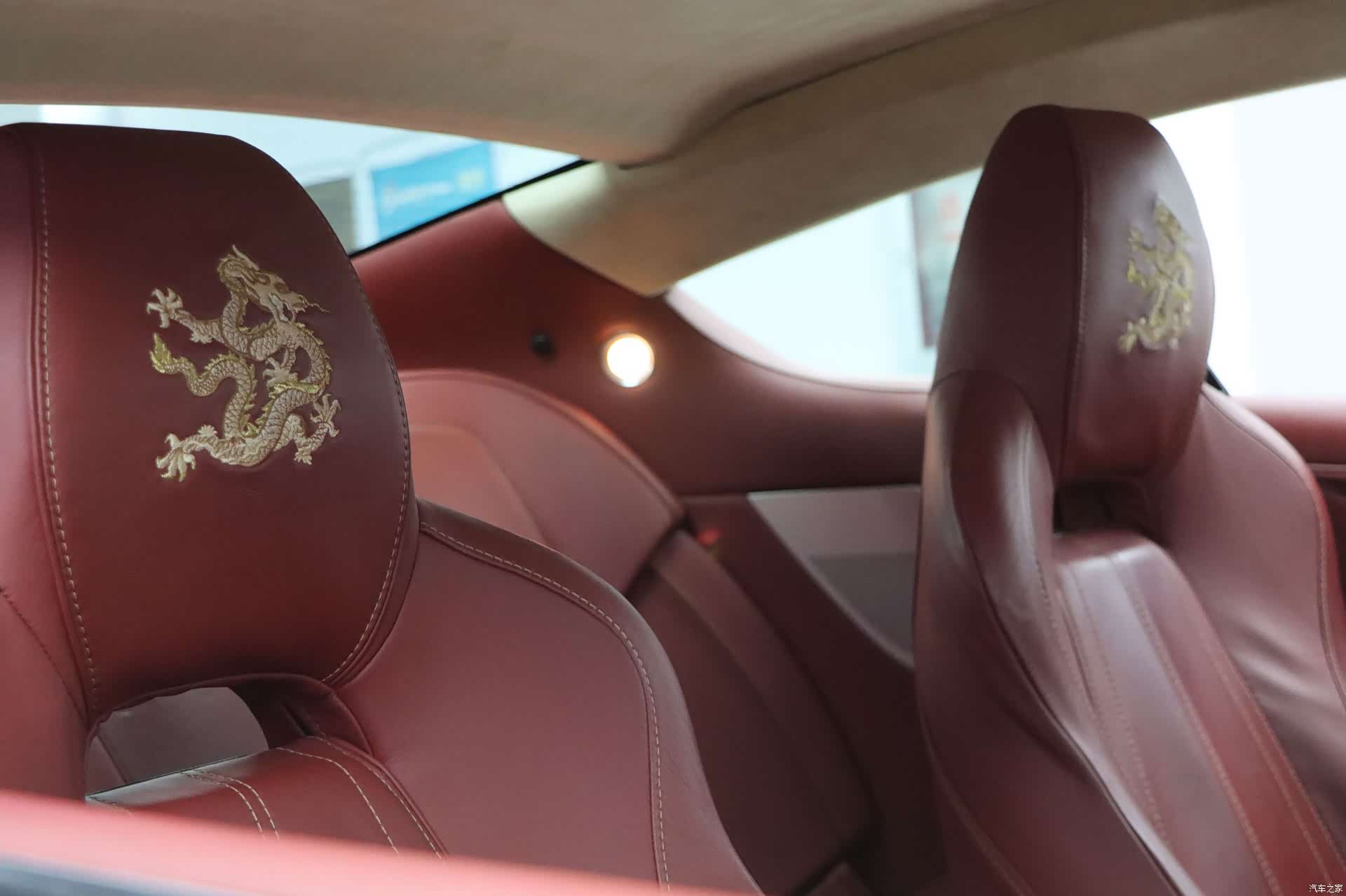 Aston Martin Virage, 2014 29