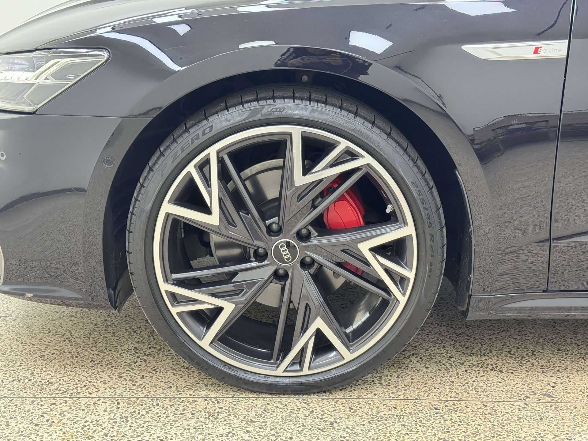 Audi A7L, 2025 10