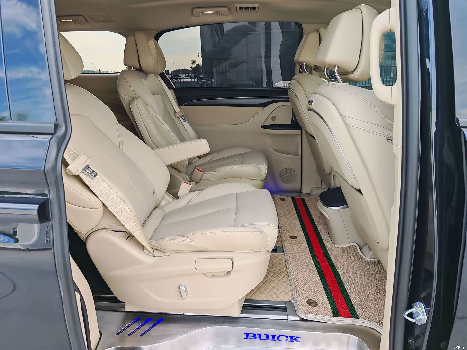 Buick GL8, 2023 4