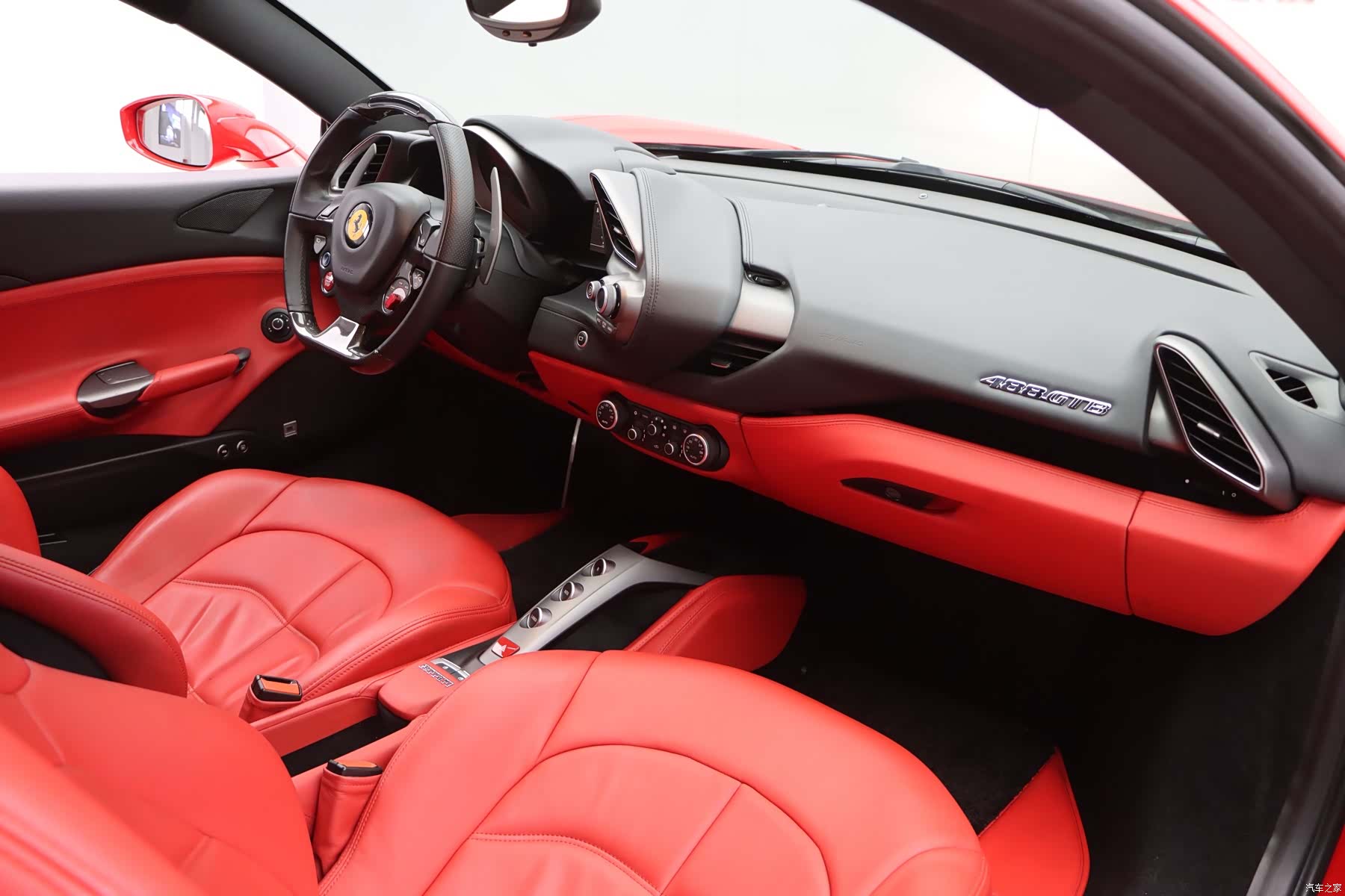 Ferrari 488, 2017 25