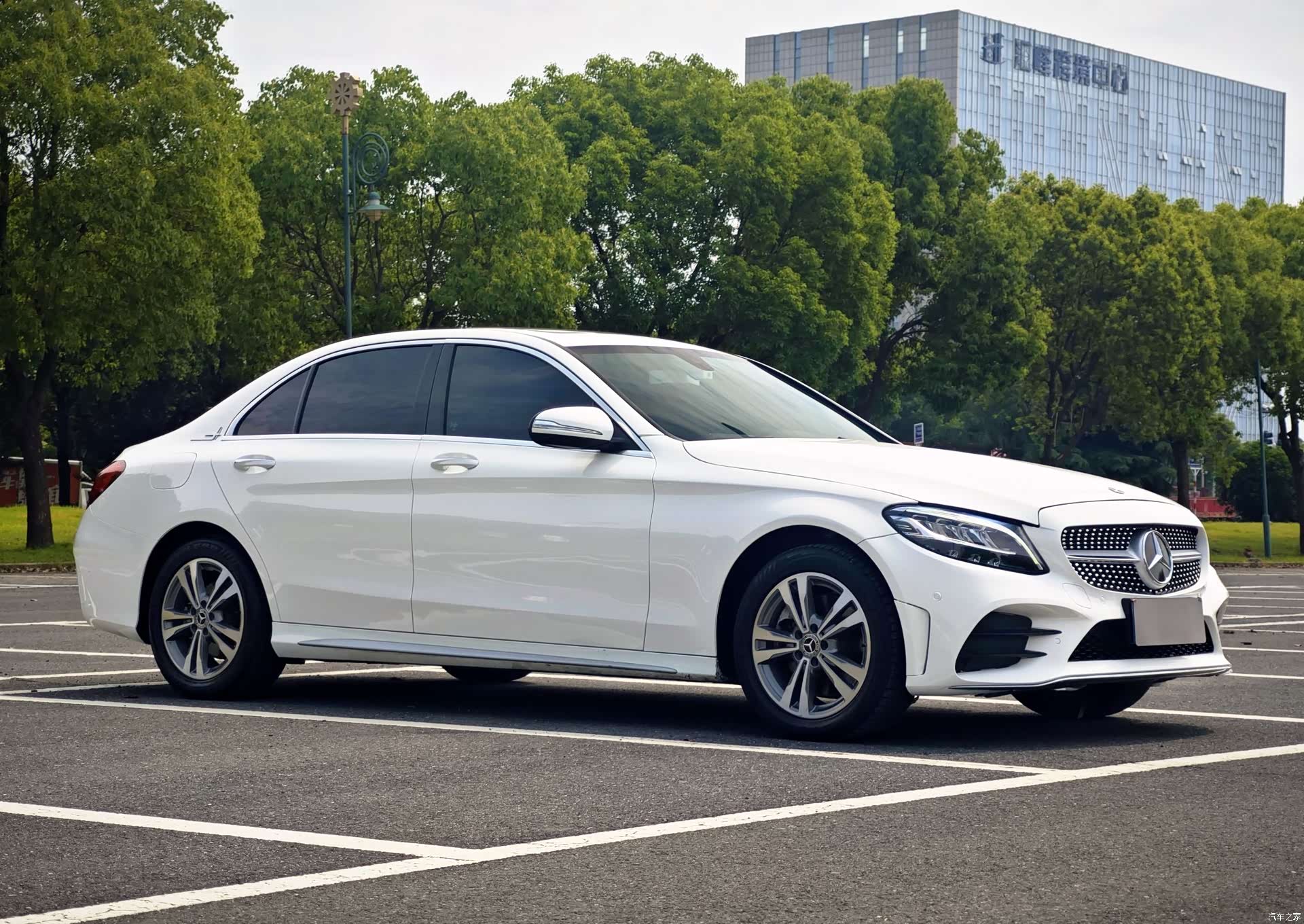 Mercedes-Benz C-Class, 2020 3