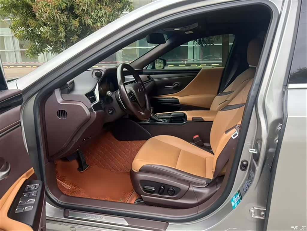 Lexus ES, 2020 13