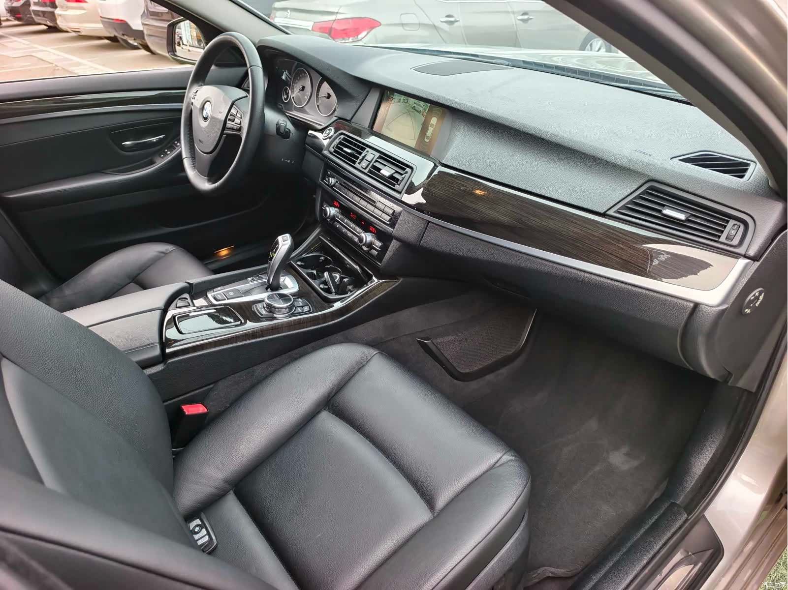 BMW 5 Series, 2012 9