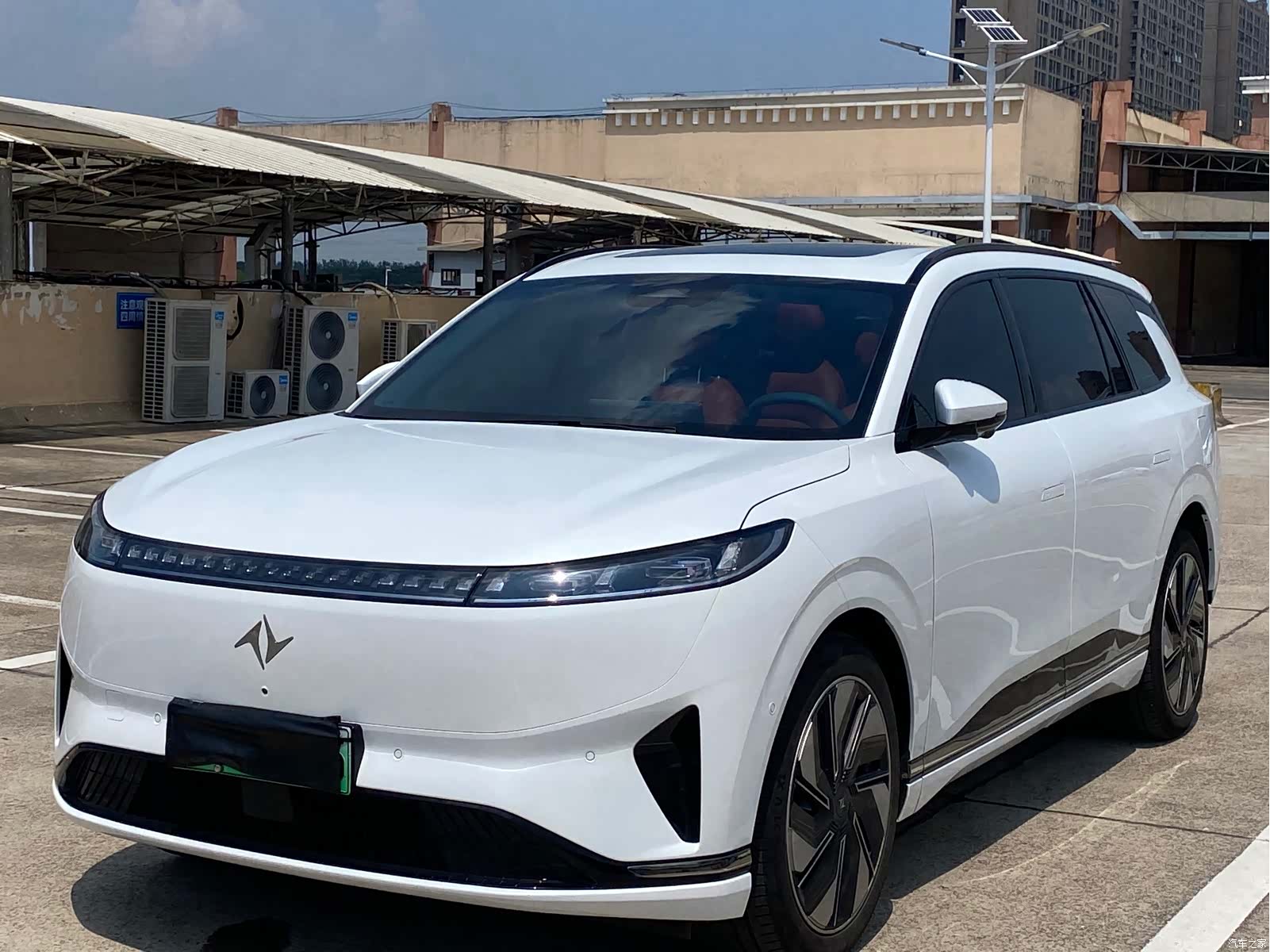 DongFeng eπ008, 2024 1
