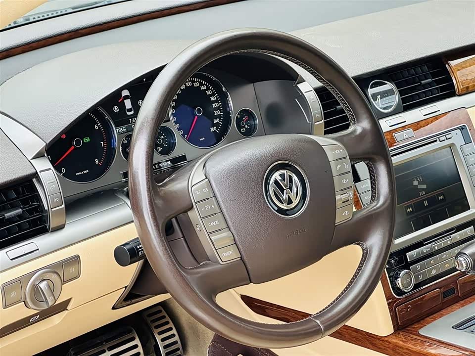 Volkswagen Phaeton