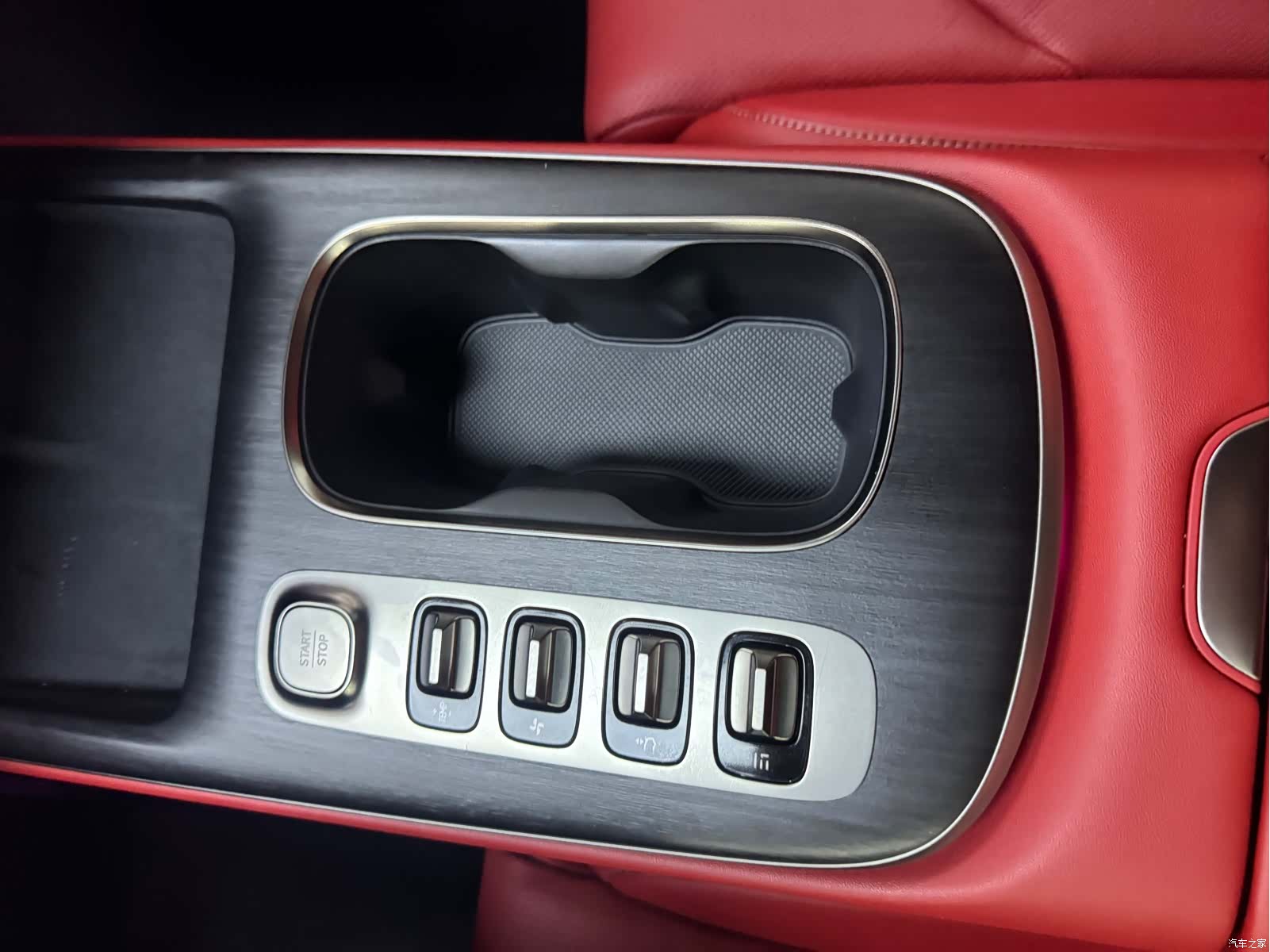 Xiaomi SU7, 2025 15