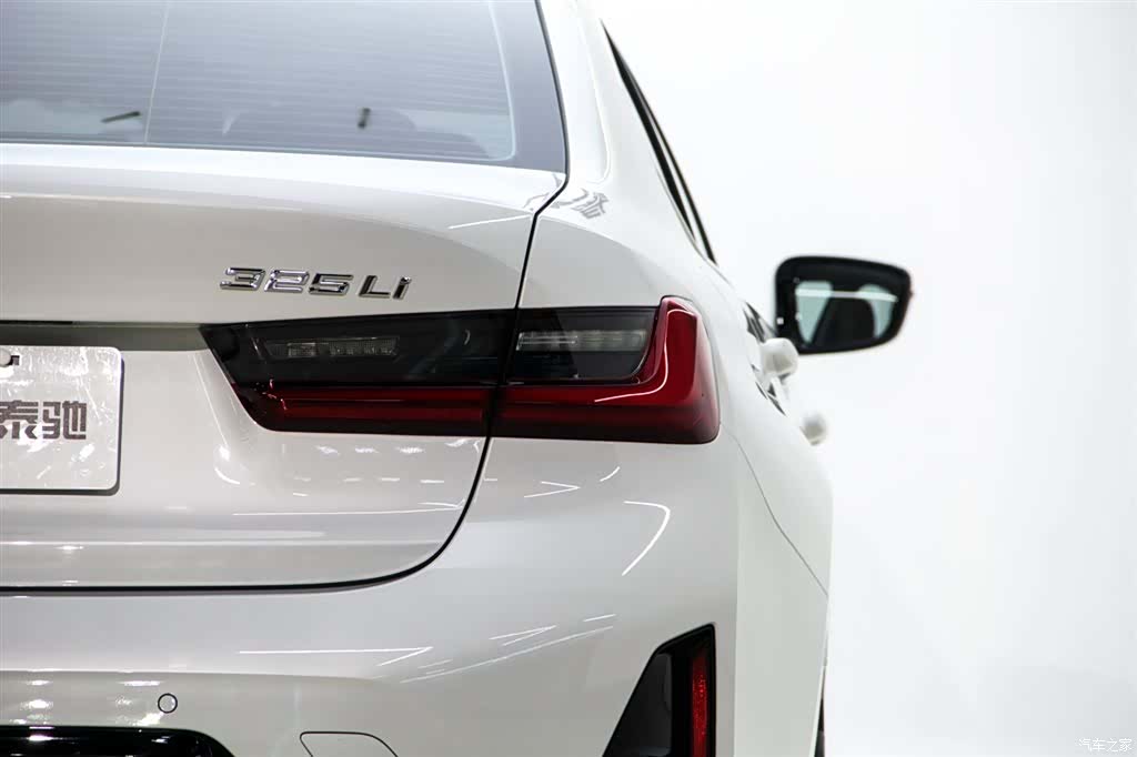 BMW 3 Series, 2025 11