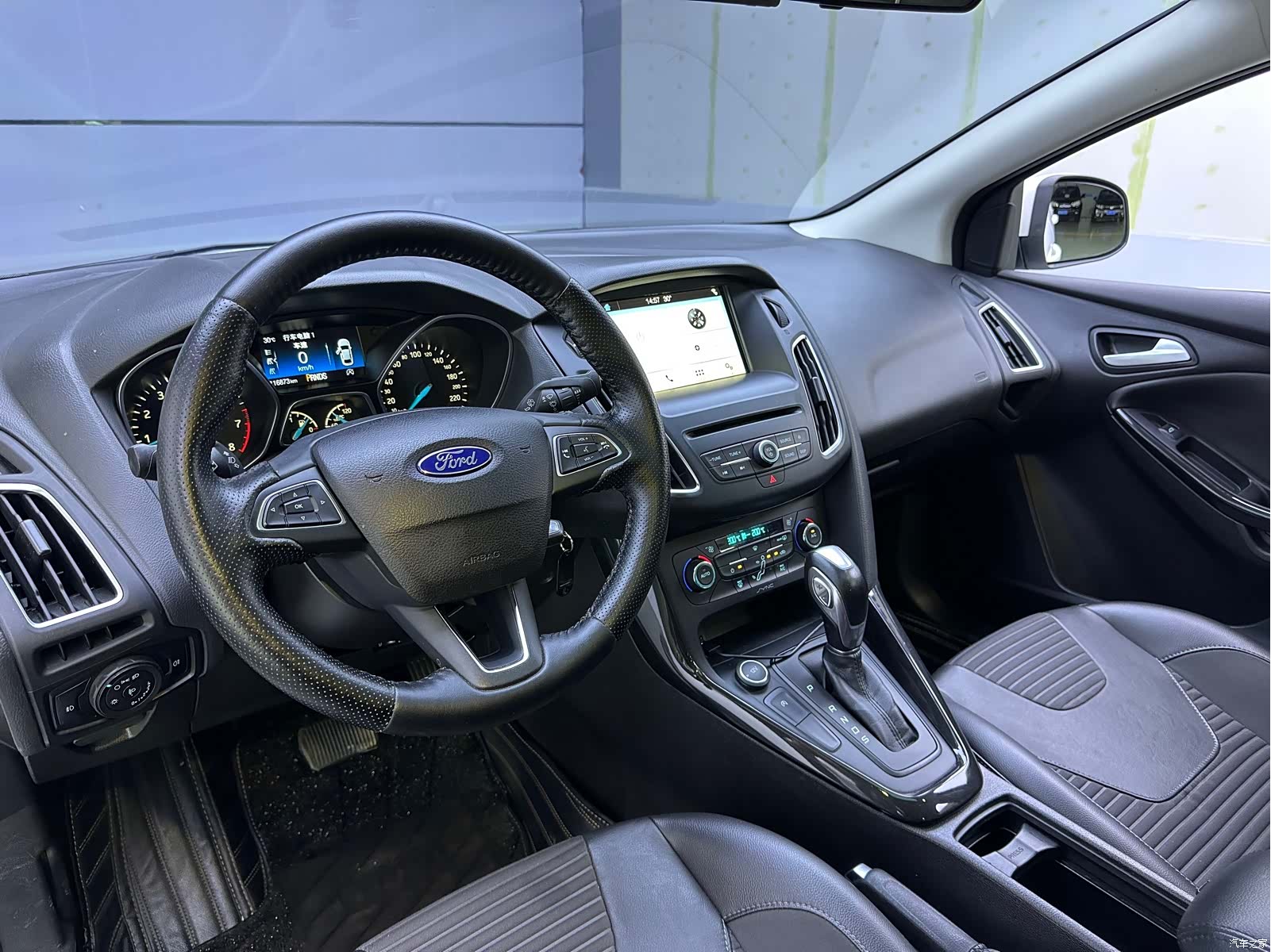Ford Focus, 2017 10