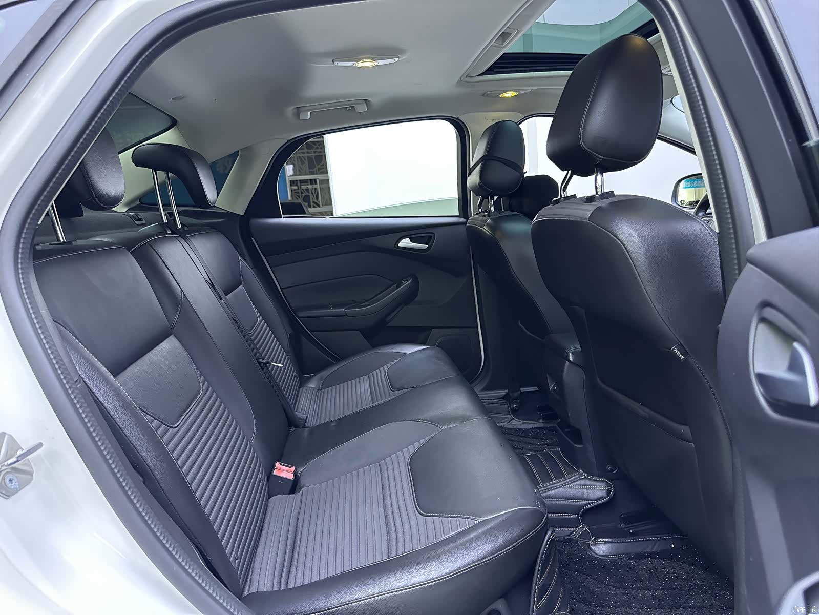 Ford Focus, 2017 12