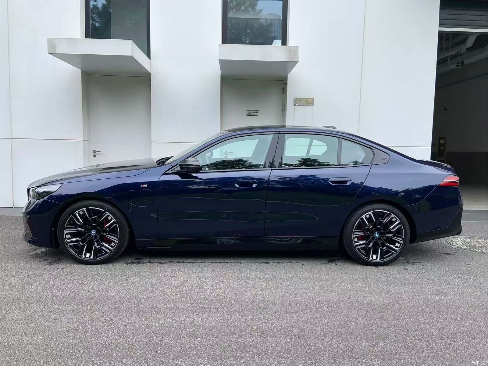 BMW i5, 2024 4