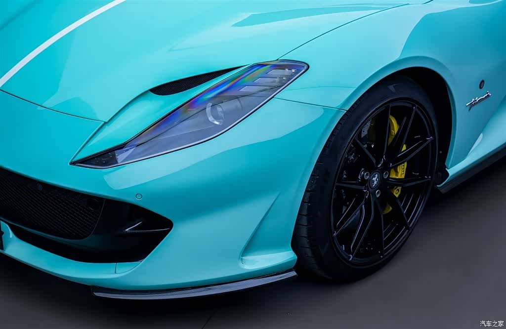 Ferrari 812, 2019 7