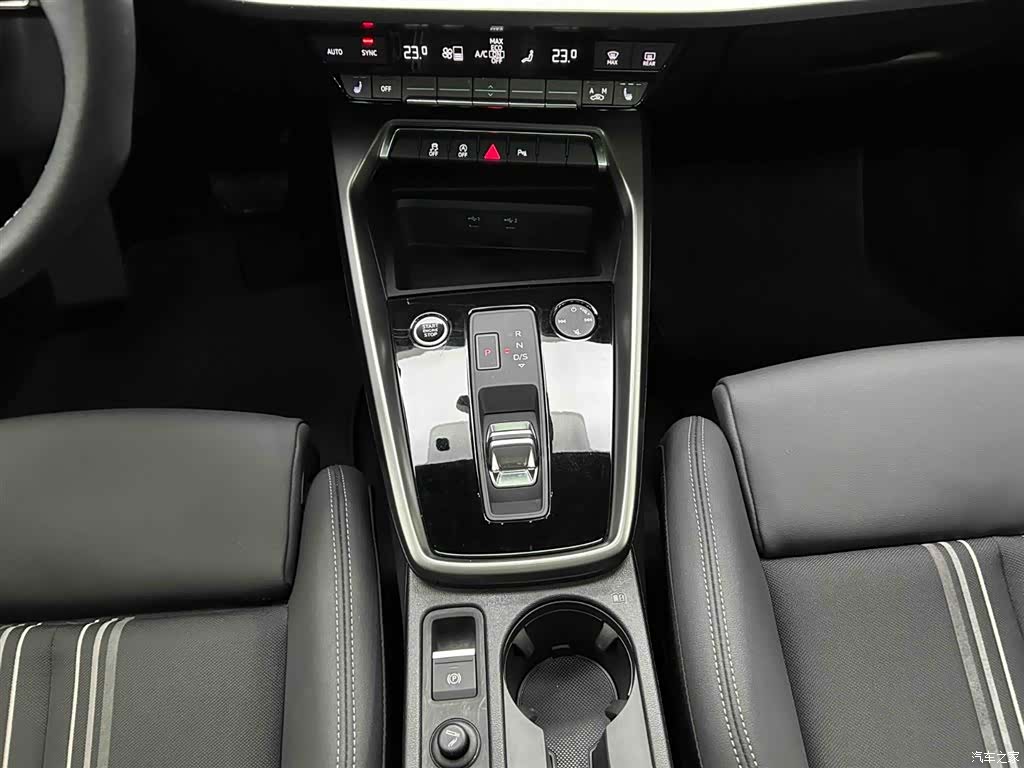 Audi A3, 2023 все фото