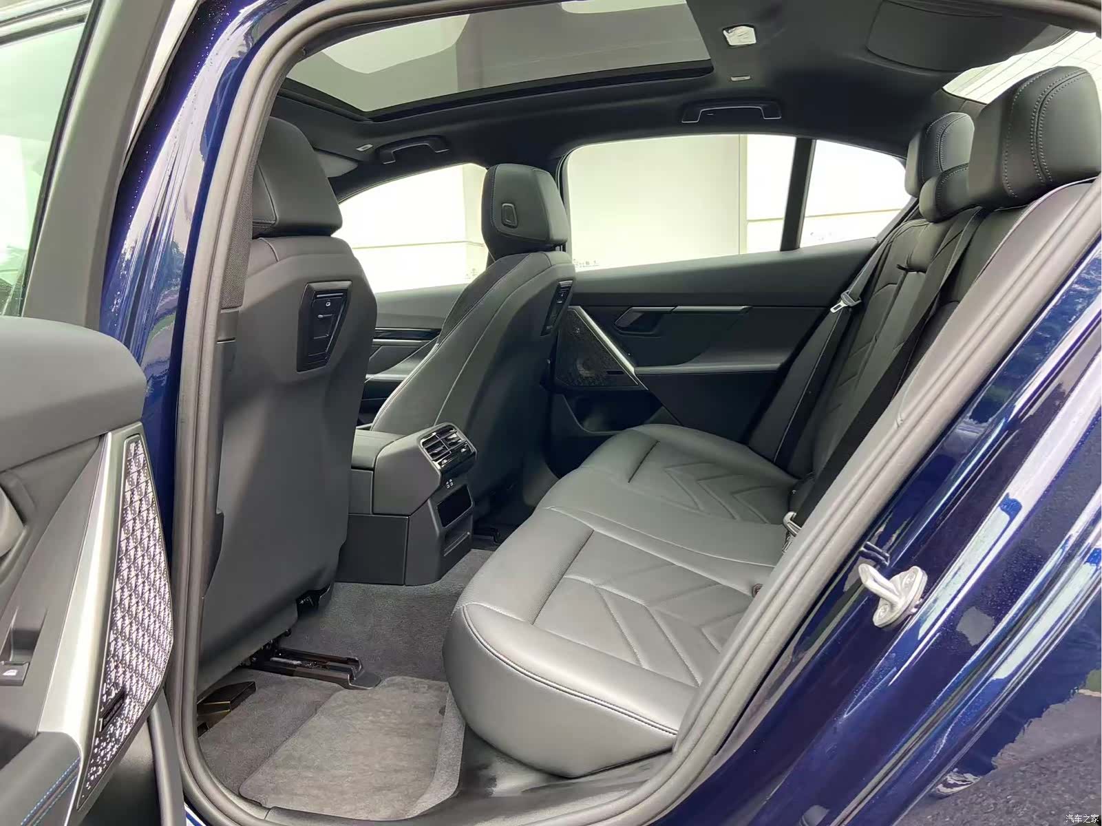 BMW i5, 2024 8