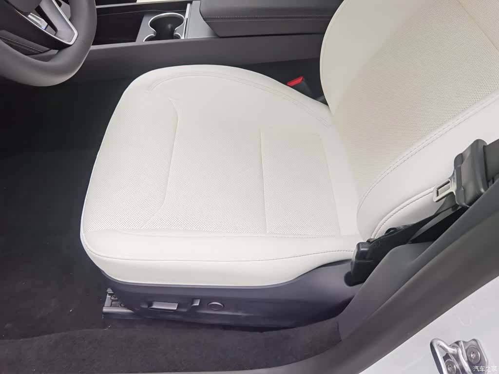 Tesla Model 3, 2025 20