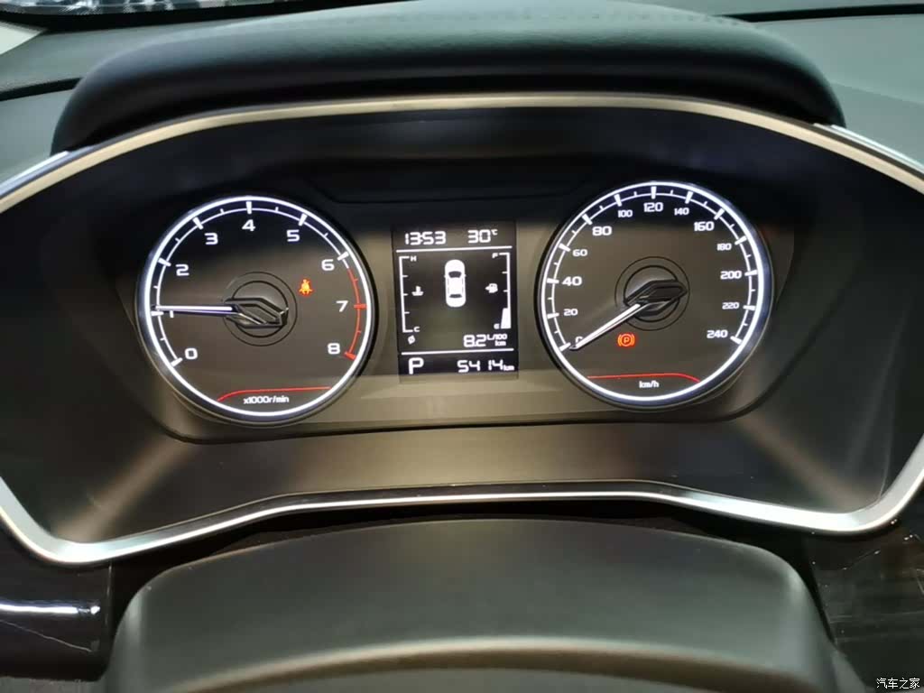 Geely Coolray, 2025 12