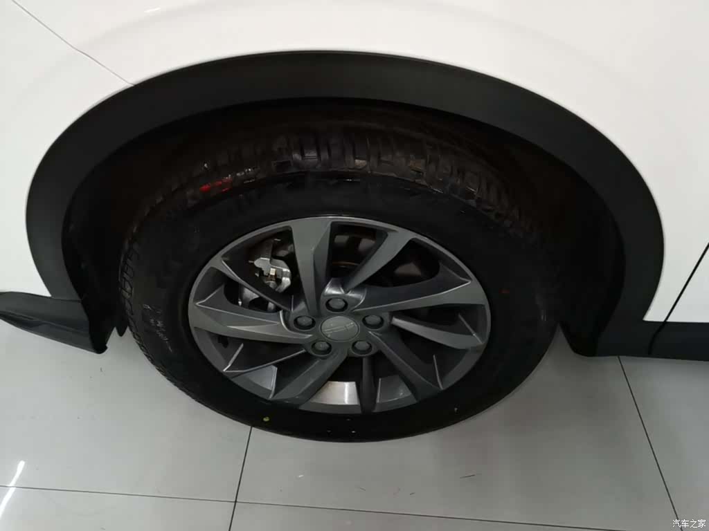 Geely Coolray, 2025 23