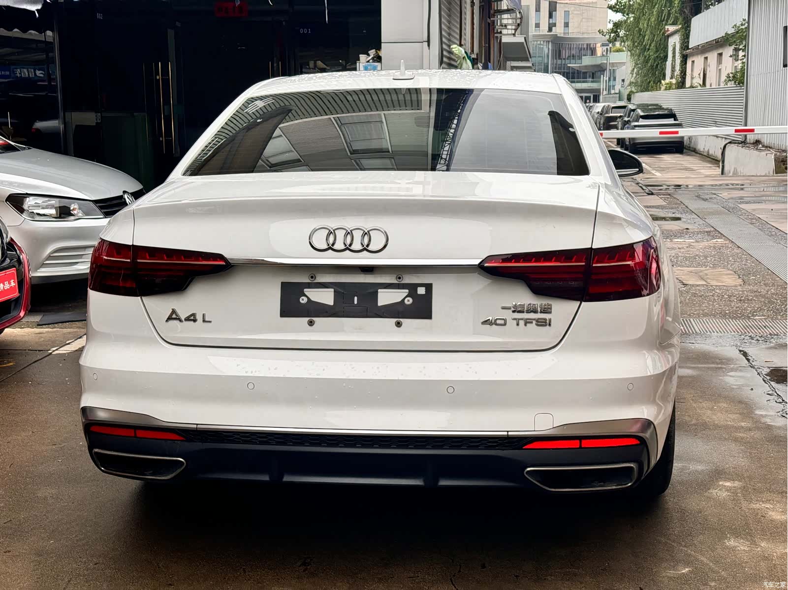 Audi A4L, 2020 все фото