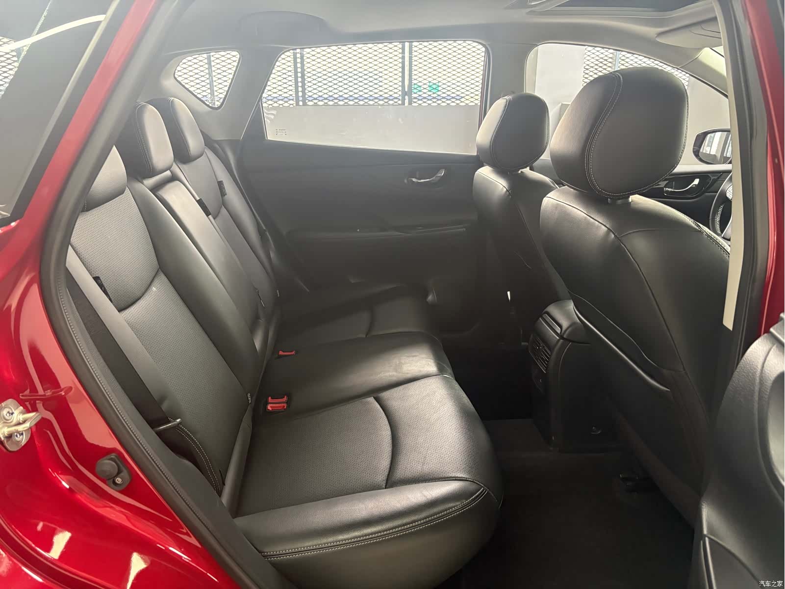 Nissan Tiida, 2023 4