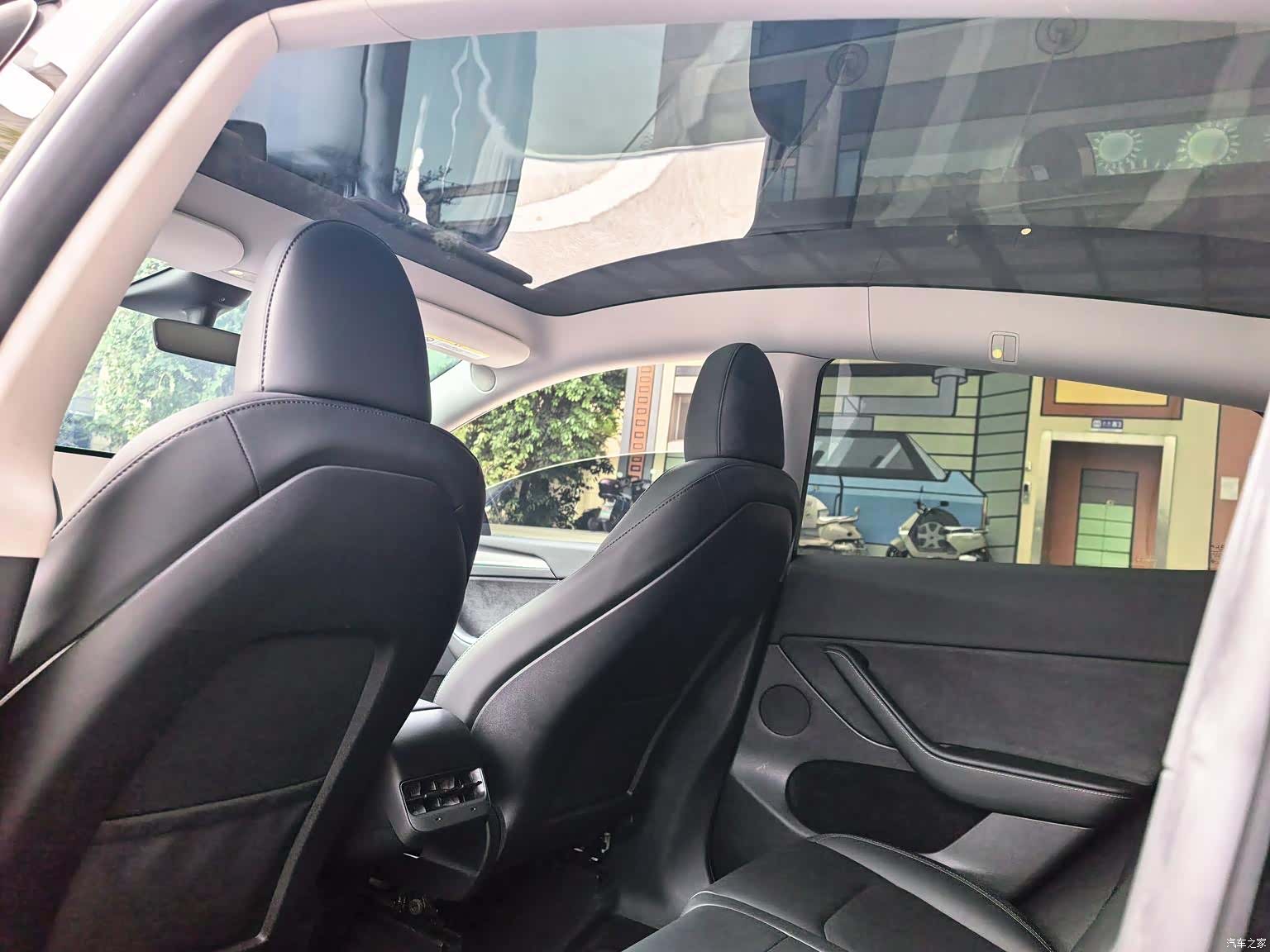 Tesla Model Y, 2023 7