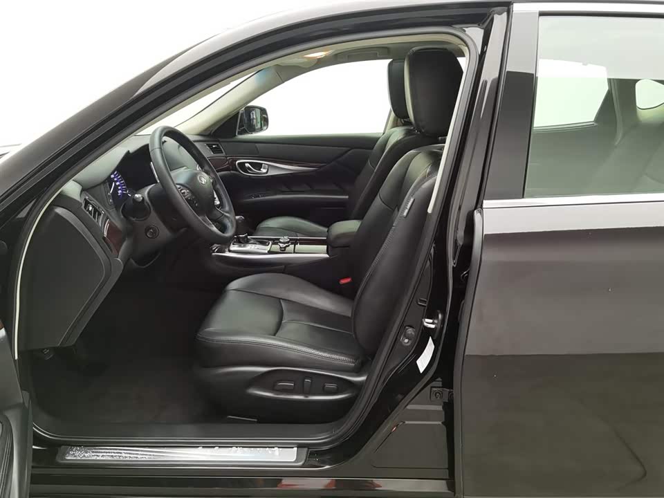 Infiniti Q70 Infiniti Q70