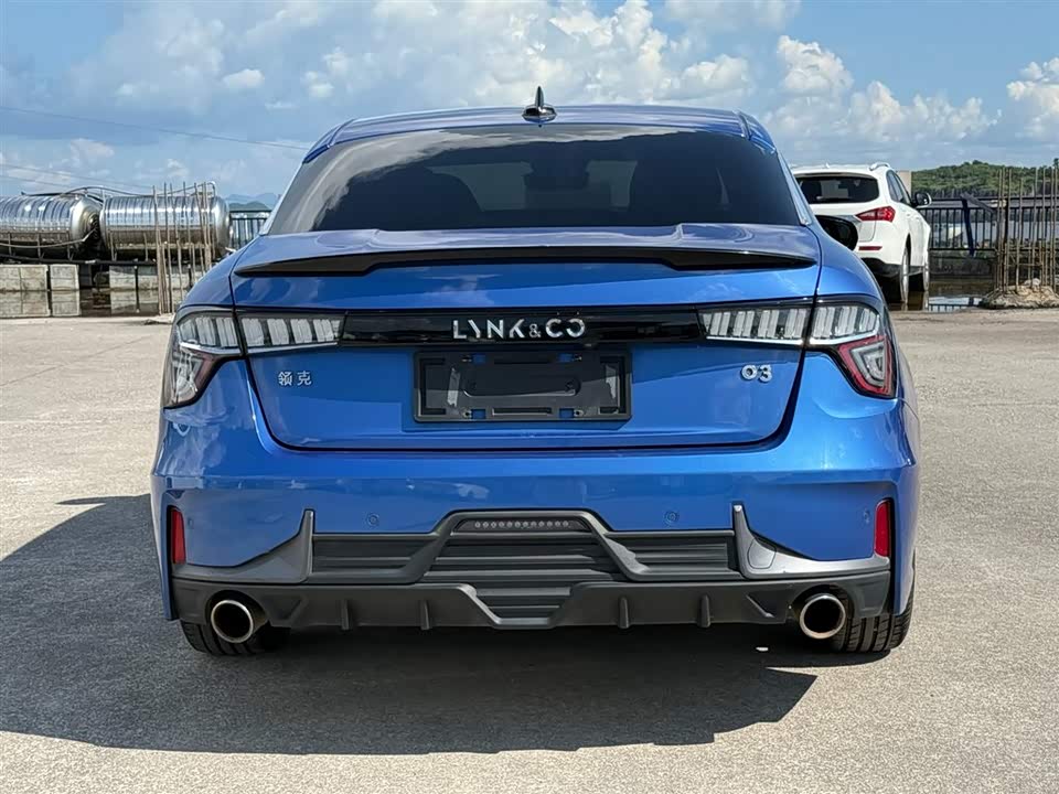 Lynk & Co 03
