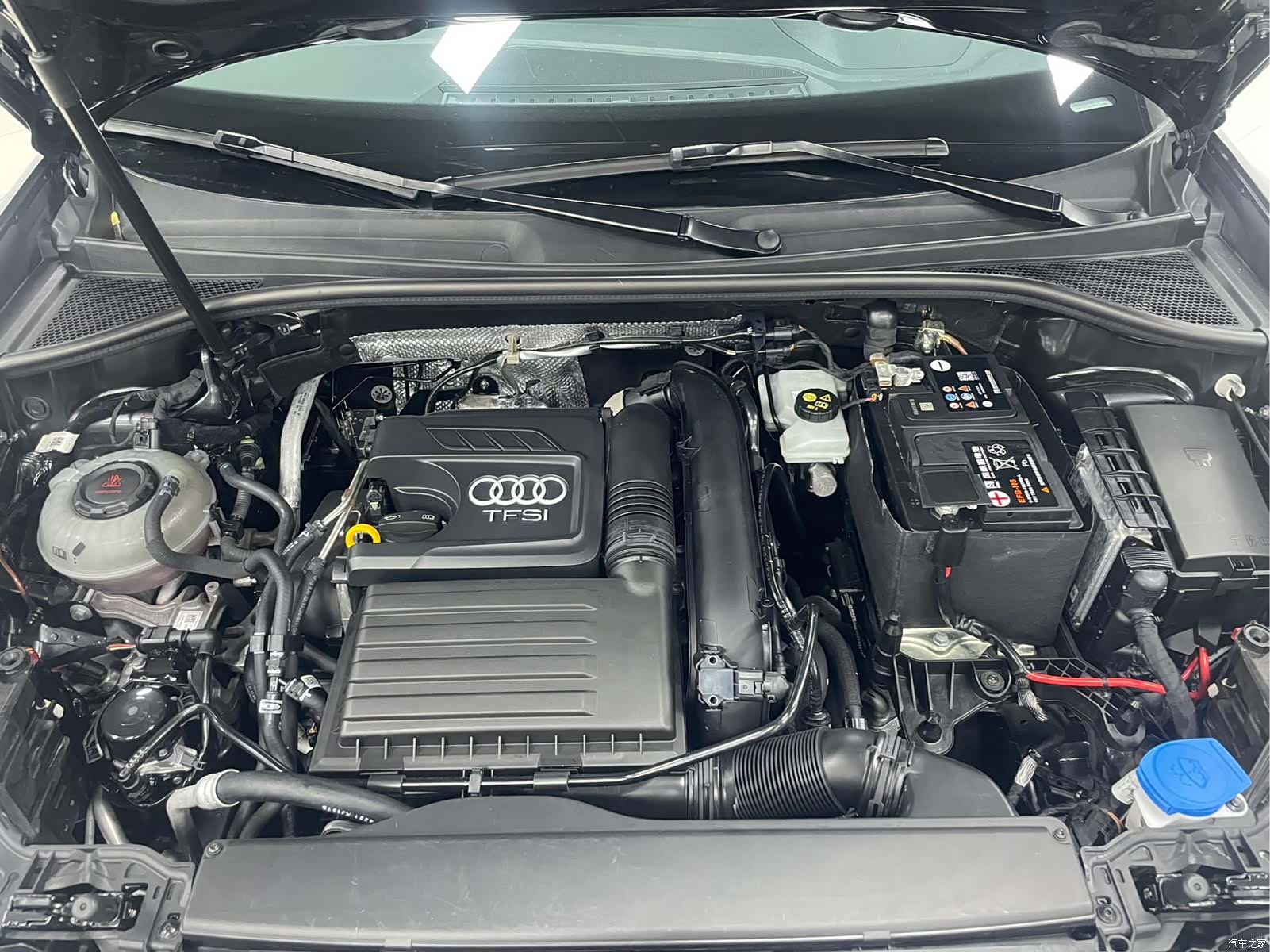 Audi Q3, 2022 10