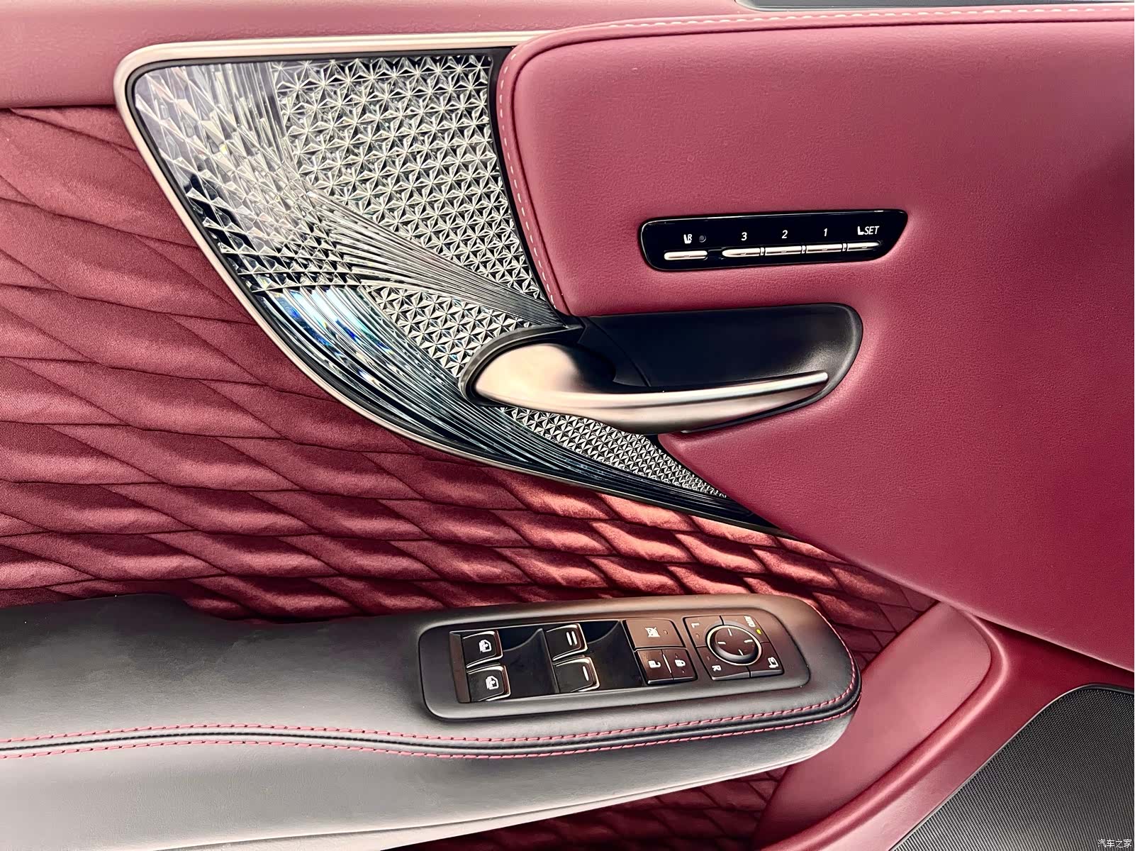 Lexus LS, 2021 23