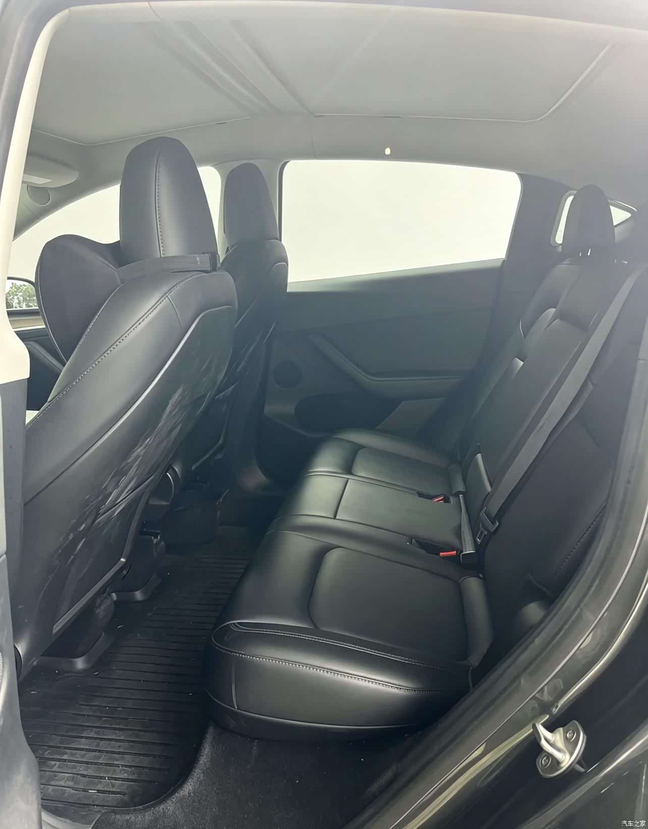 Tesla Model Y, 2022 9