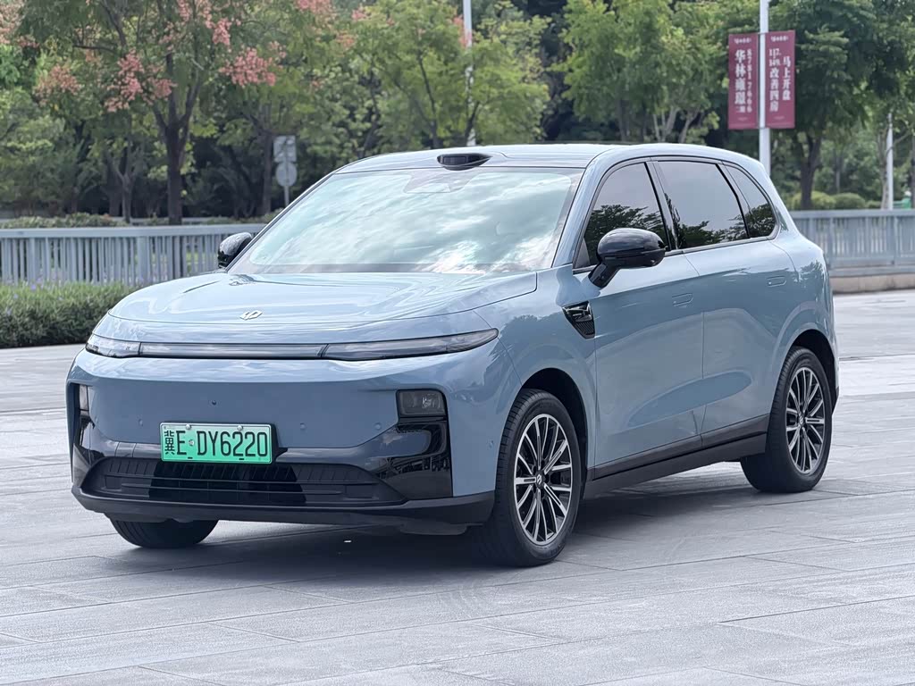 Leapmotor B10