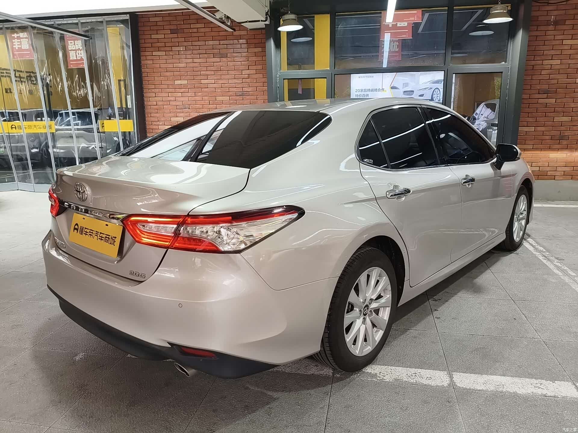 Toyota Camry, 2021 4