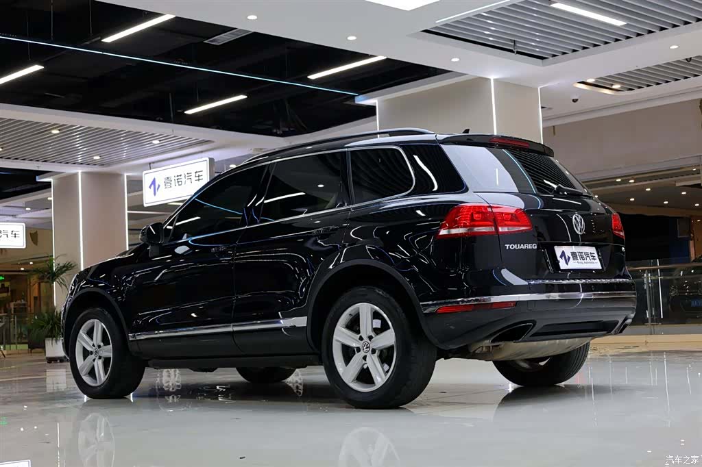 Volkswagen Touareg, 2017 все фото