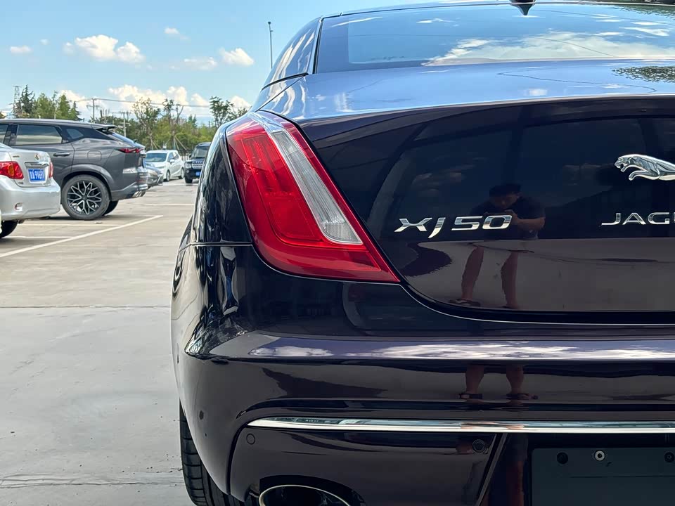 Jaguar XJ