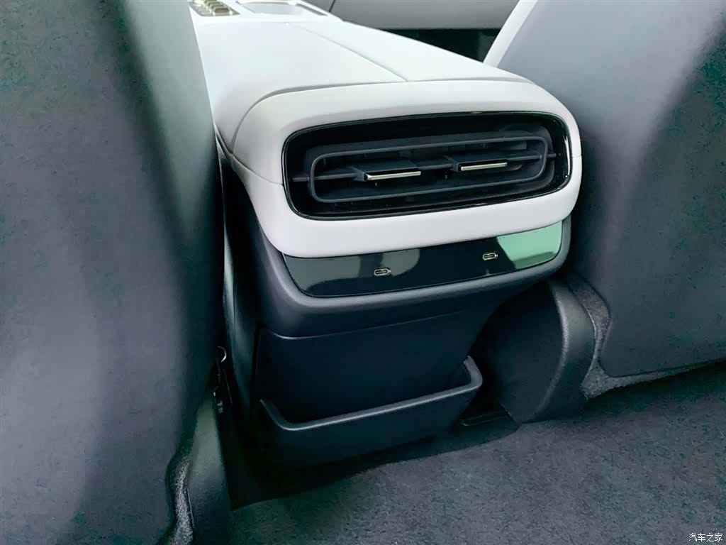 Xiaomi SU7, 2024 28