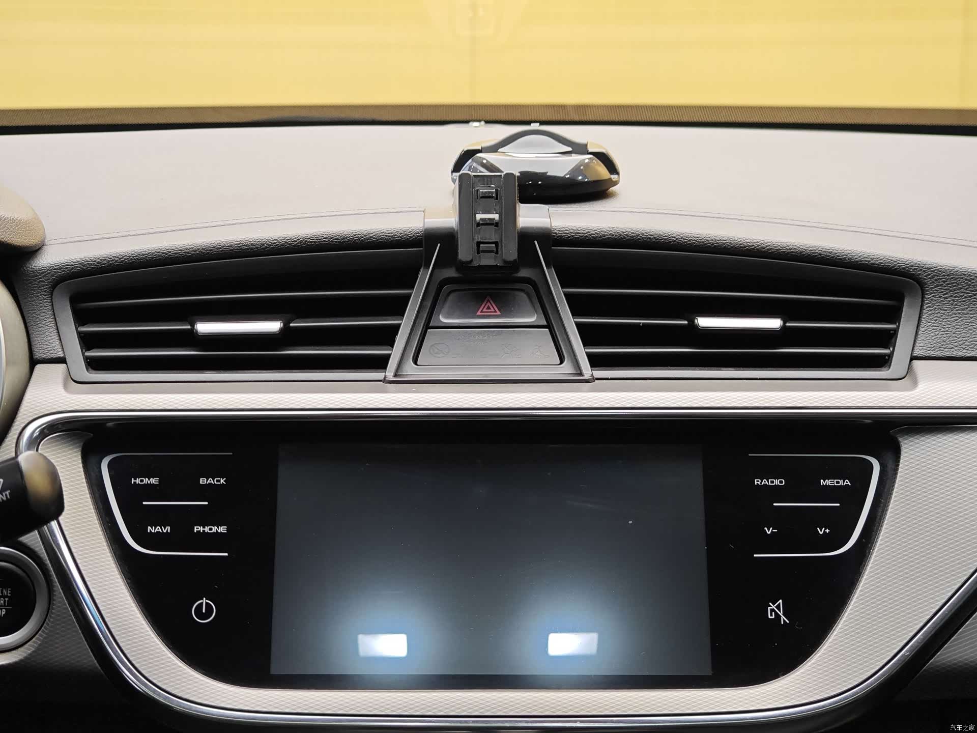 Geely Emgrand, 2018 15
