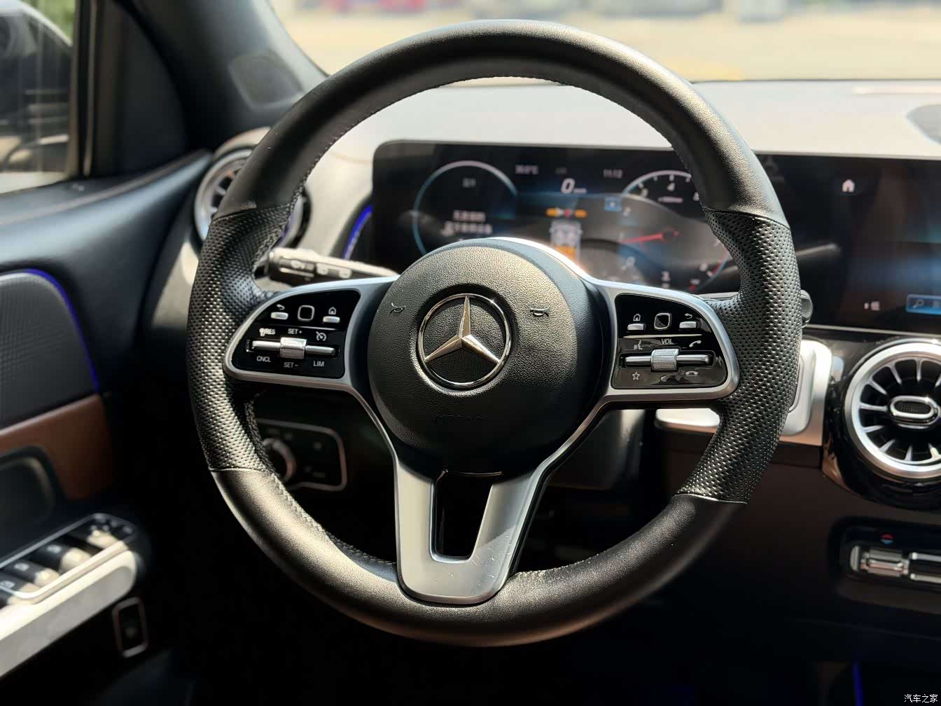 Mercedes-Benz GLB, 2021 9