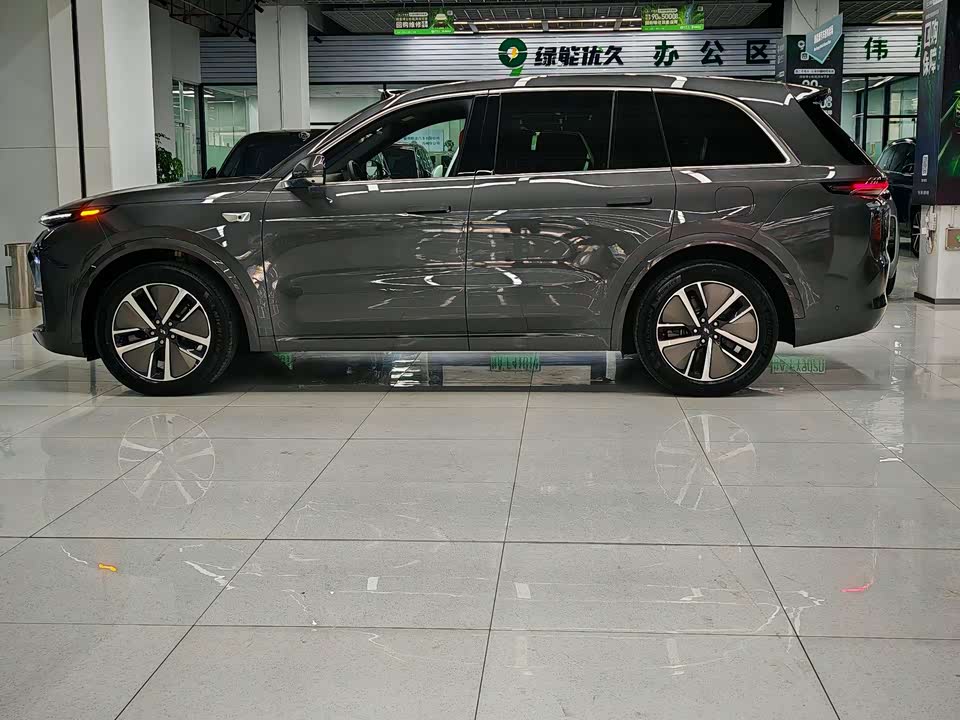 Li Auto Ideal L8