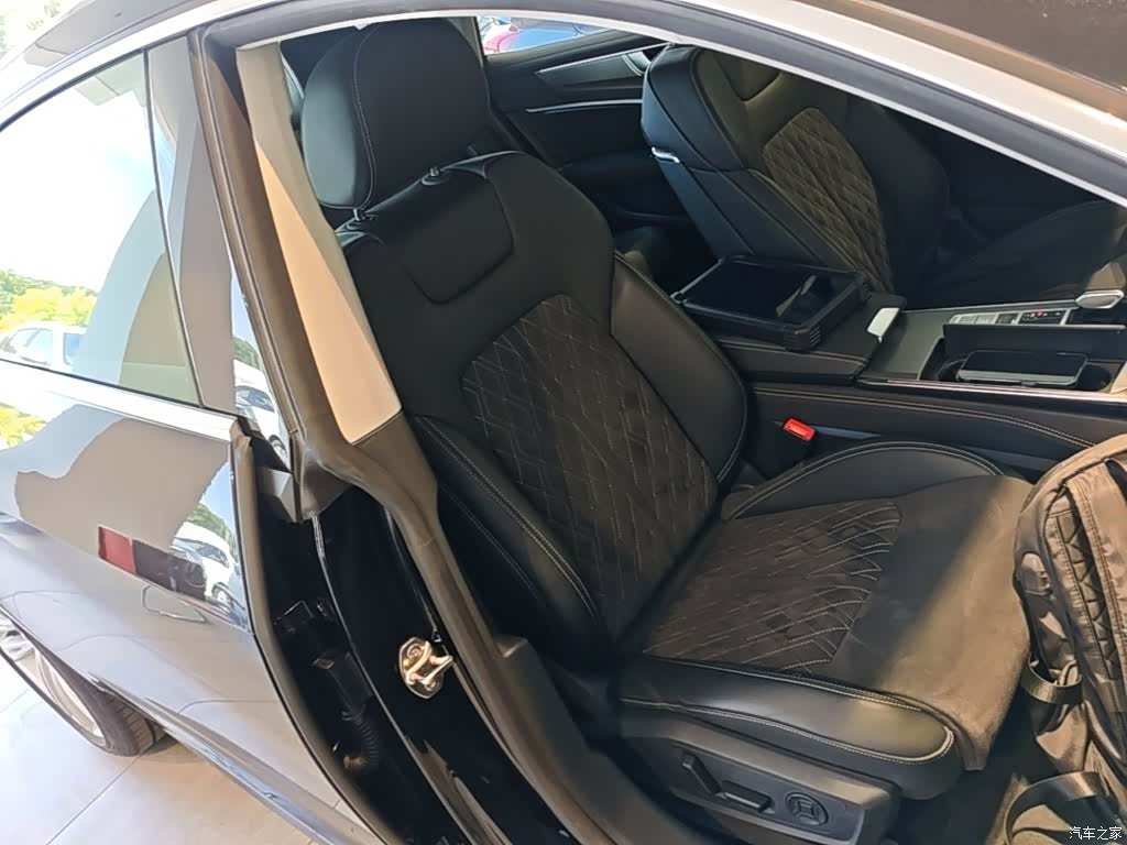 Audi A7L, 2025 25