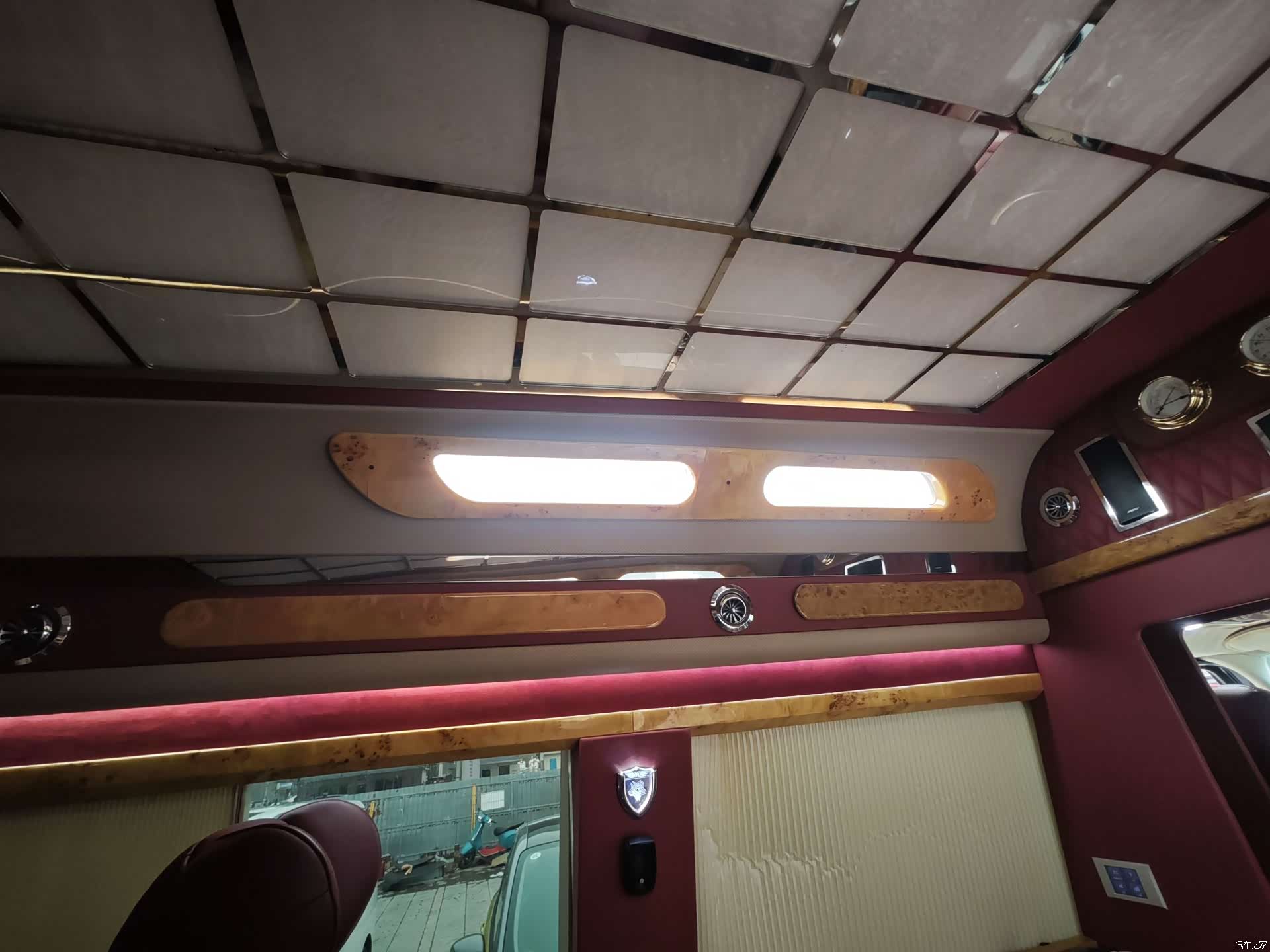 Ford E350, 2016 19