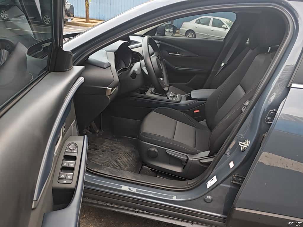 Mazda CX-30, 2025 16