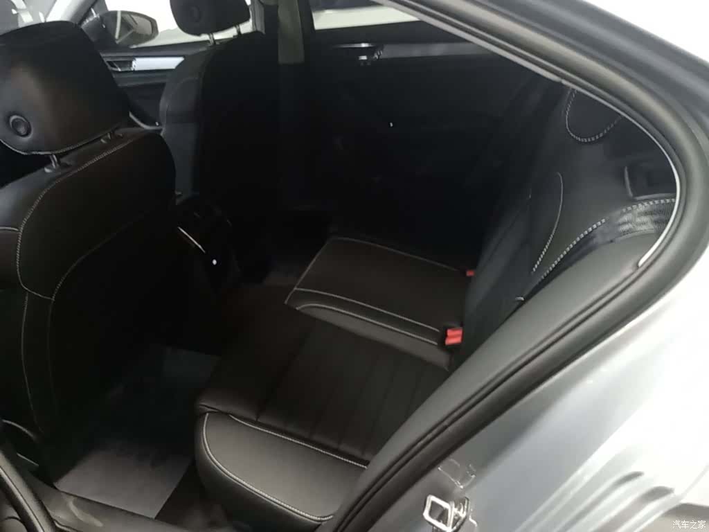 Skoda Superb, 2024 17